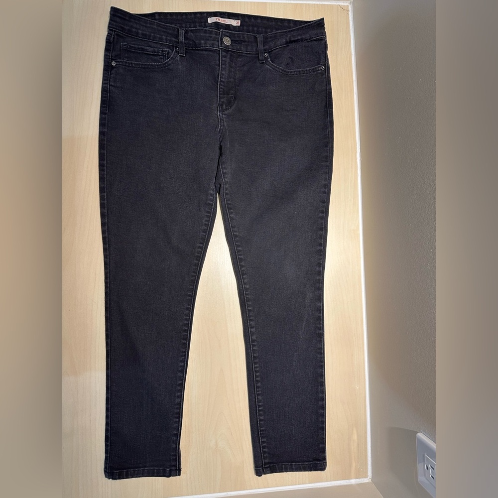 Levi’s 711 Skinny Jeans Black 31 Women